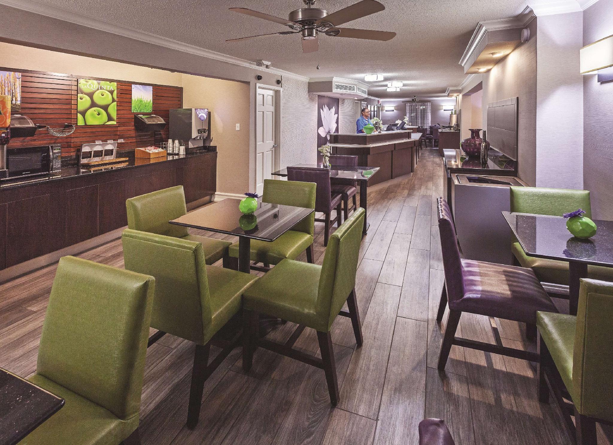 La Quinta Inn By Wyndham Laredo I-35 Экстерьер фото