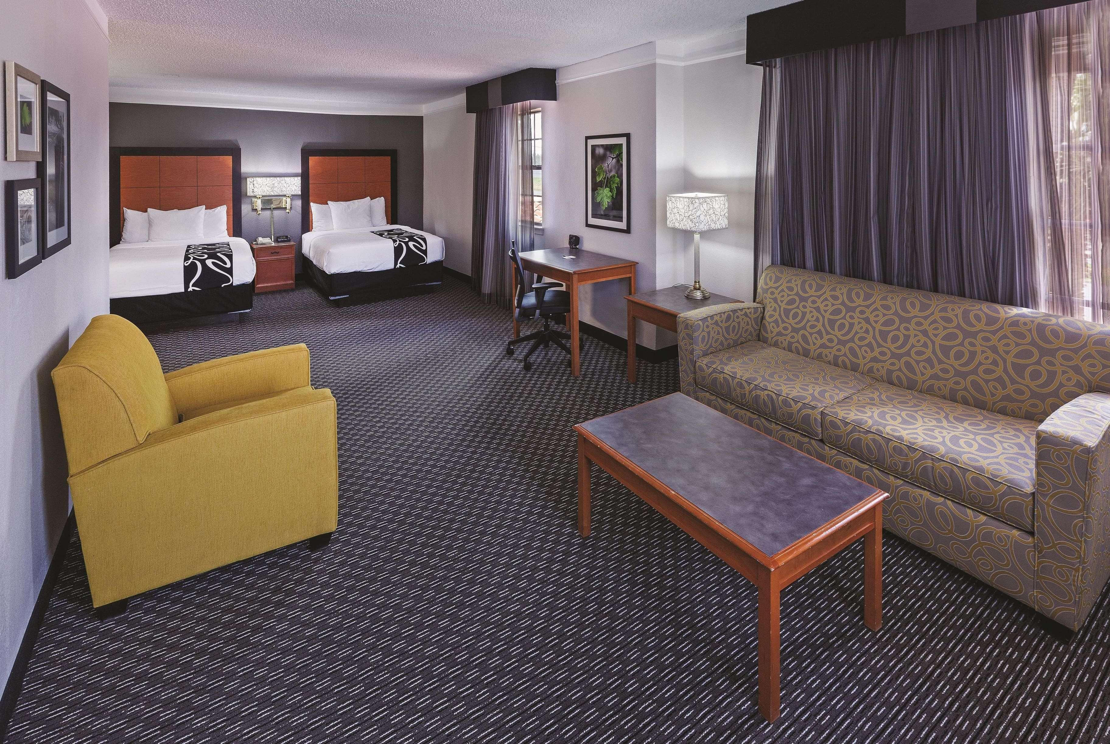La Quinta Inn By Wyndham Laredo I-35 Экстерьер фото