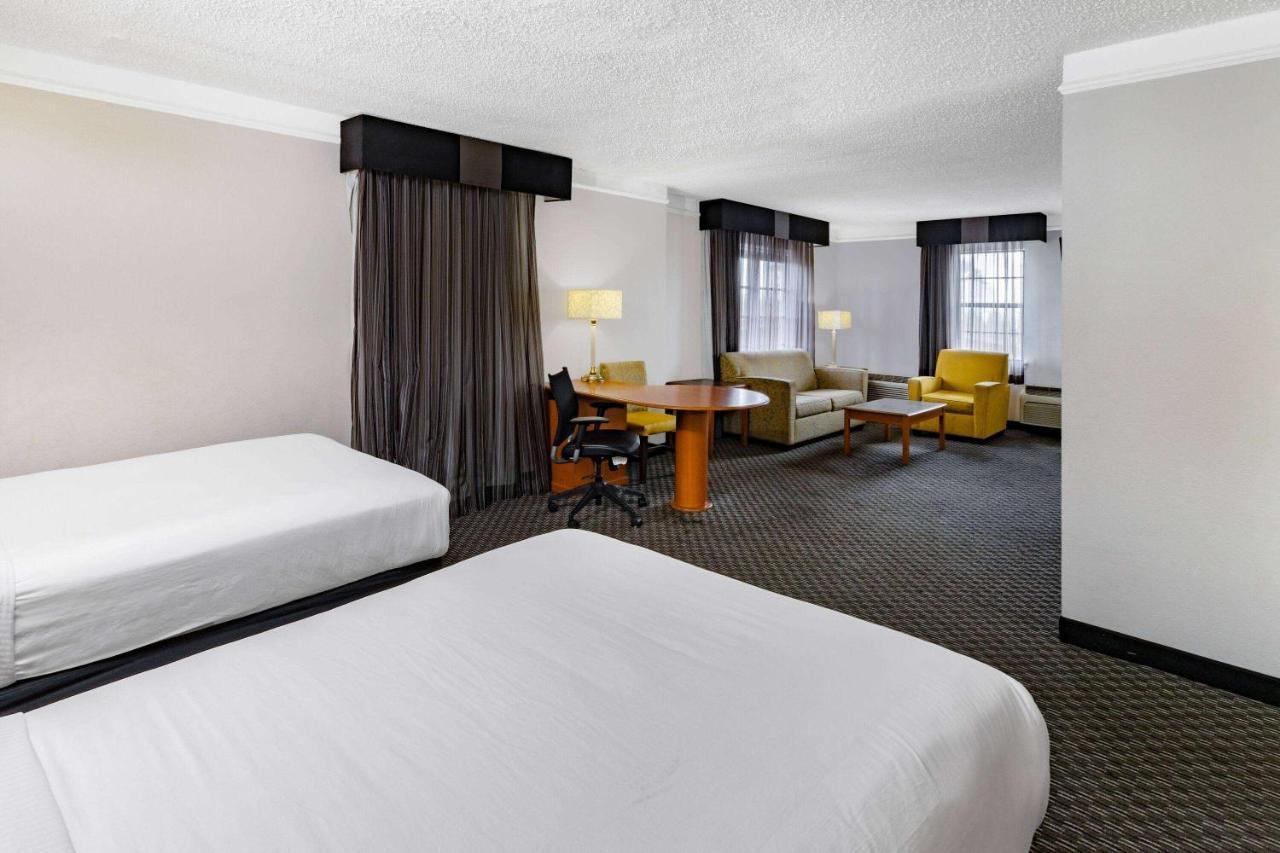 La Quinta Inn By Wyndham Laredo I-35 Экстерьер фото