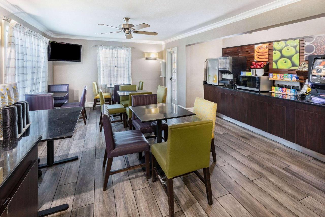 La Quinta Inn By Wyndham Laredo I-35 Экстерьер фото