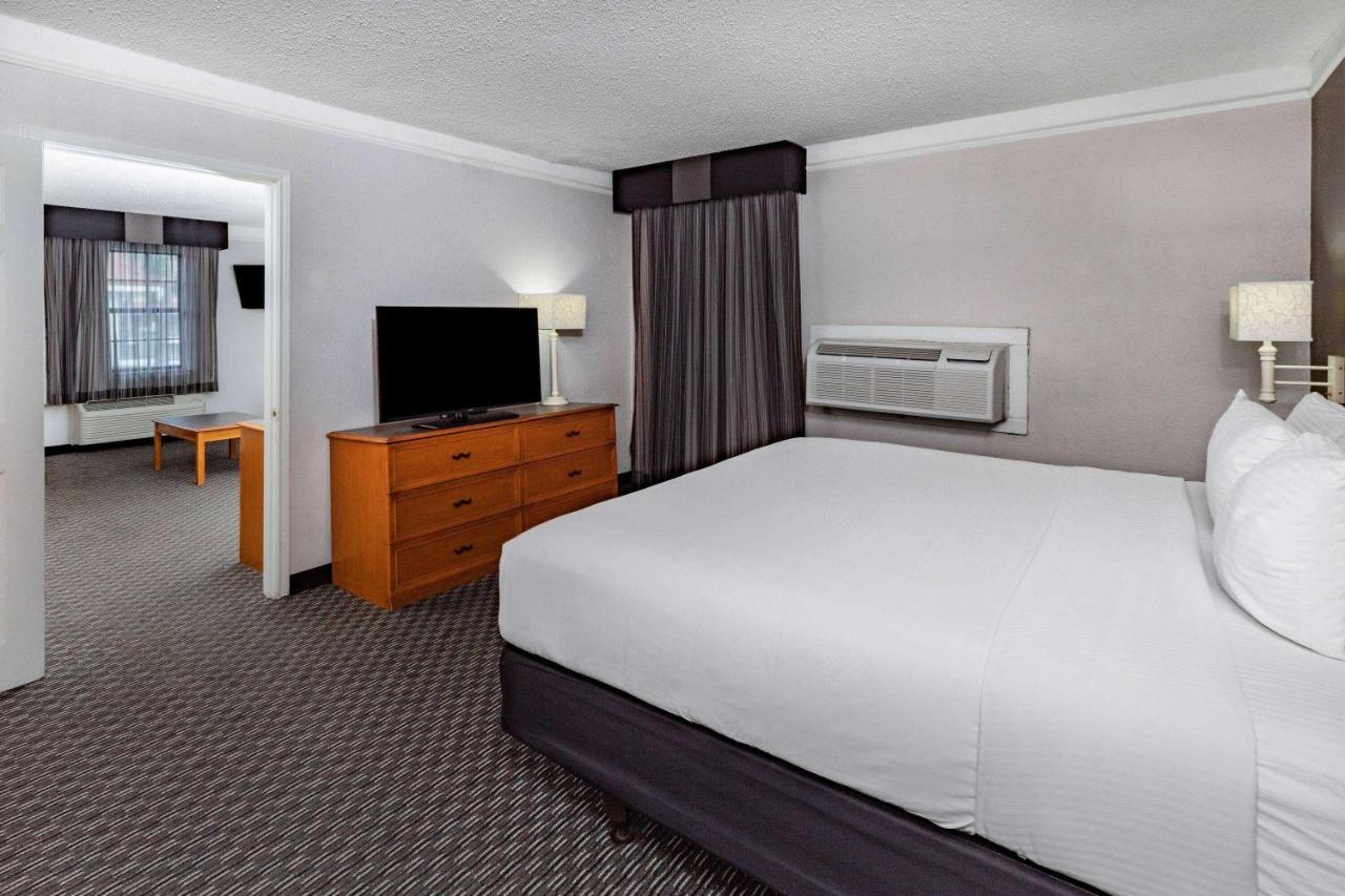 La Quinta Inn By Wyndham Laredo I-35 Экстерьер фото
