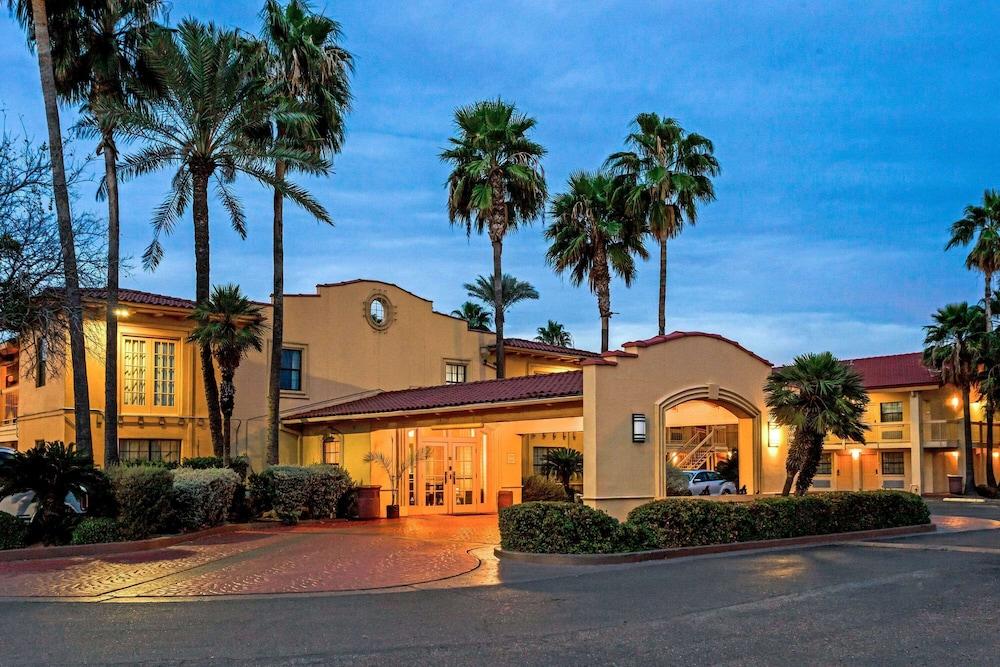 La Quinta Inn By Wyndham Laredo I-35 Экстерьер фото